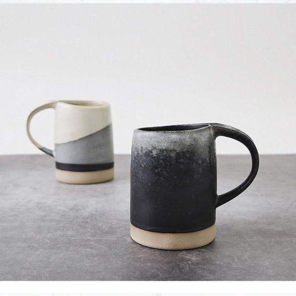 image of two coffee mugs